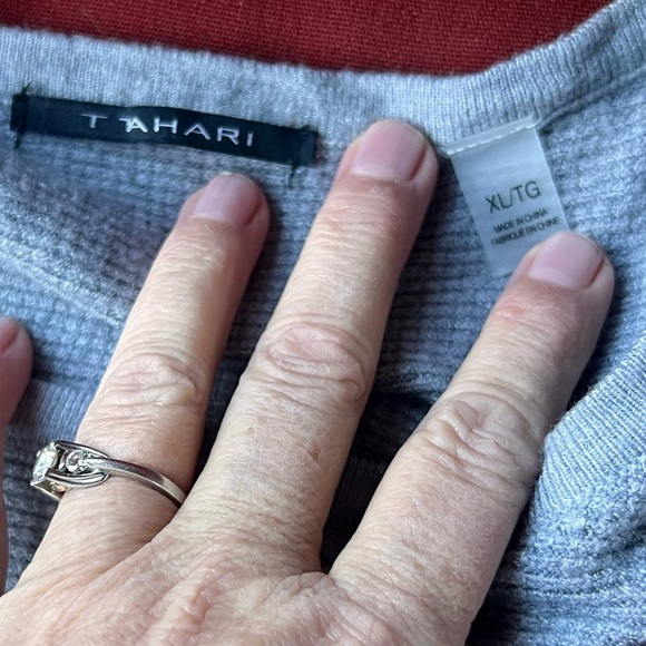 NWOT. Tahari Gray Viscose Blend. XL - Picture 3 of 6